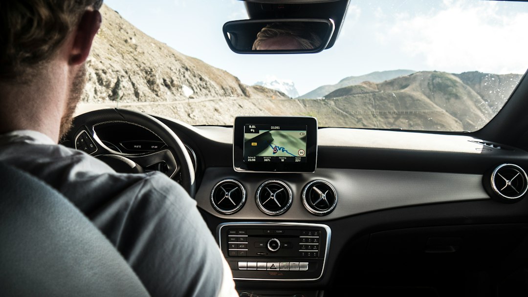Porównanie nawigacji GPS: Która aplikacja jest najlepsza?